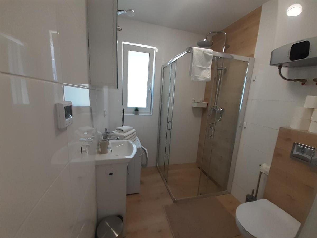 Komfortowy Apartament Dwupoziomowy W Cichej Okolicy Pobierowo Exterior photo